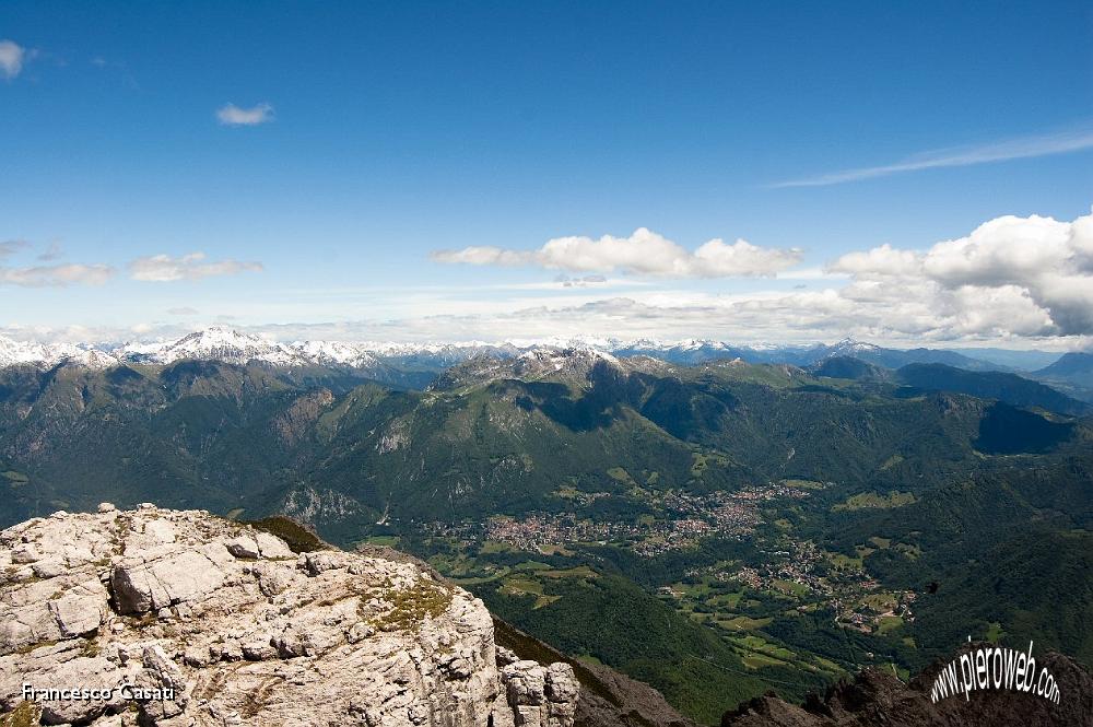 014 Vista verso la Valsassina e le Orobie.jpg